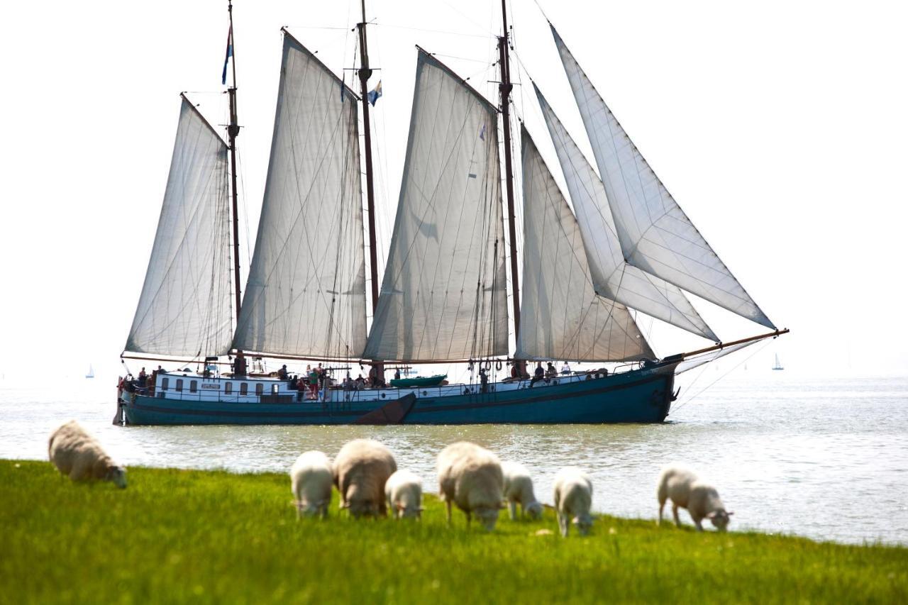Hotel Hotelschip Tsjerk Hiddes 5*